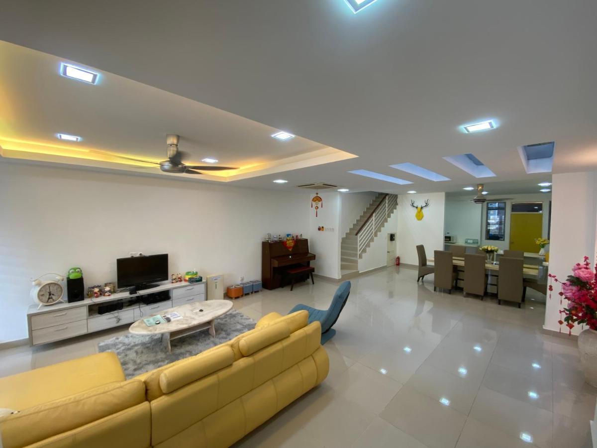 Entire Residential Home•Jia Residences Bkt Serdang沙登温暖的家 세리 켐방안 외부 사진