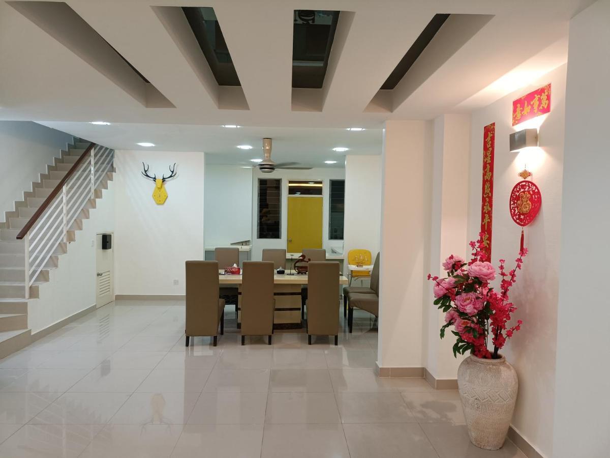 Entire Residential Home•Jia Residences Bkt Serdang沙登温暖的家 세리 켐방안 외부 사진