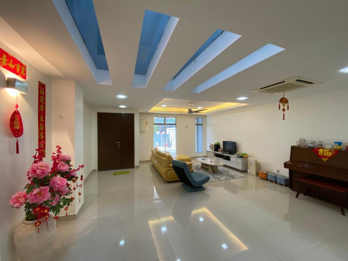 Entire Residential Home•Jia Residences Bkt Serdang沙登温暖的家 세리 켐방안 외부 사진