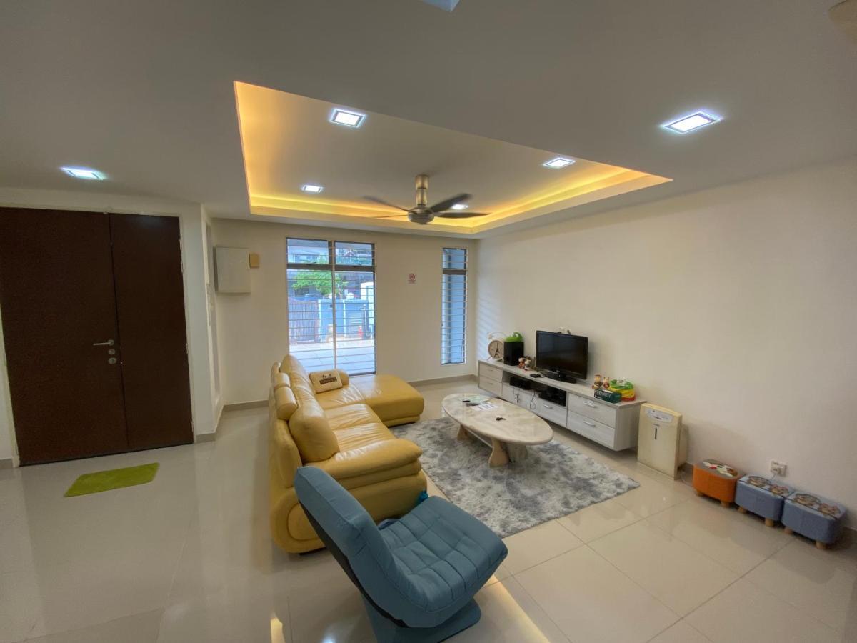 Entire Residential Home•Jia Residences Bkt Serdang沙登温暖的家 세리 켐방안 외부 사진