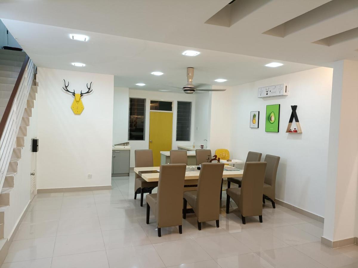 Entire Residential Home•Jia Residences Bkt Serdang沙登温暖的家 세리 켐방안 외부 사진